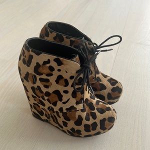 Steve Madden leopard booties